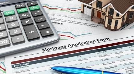 Explosive increase in mortgage applications as interest rates rise